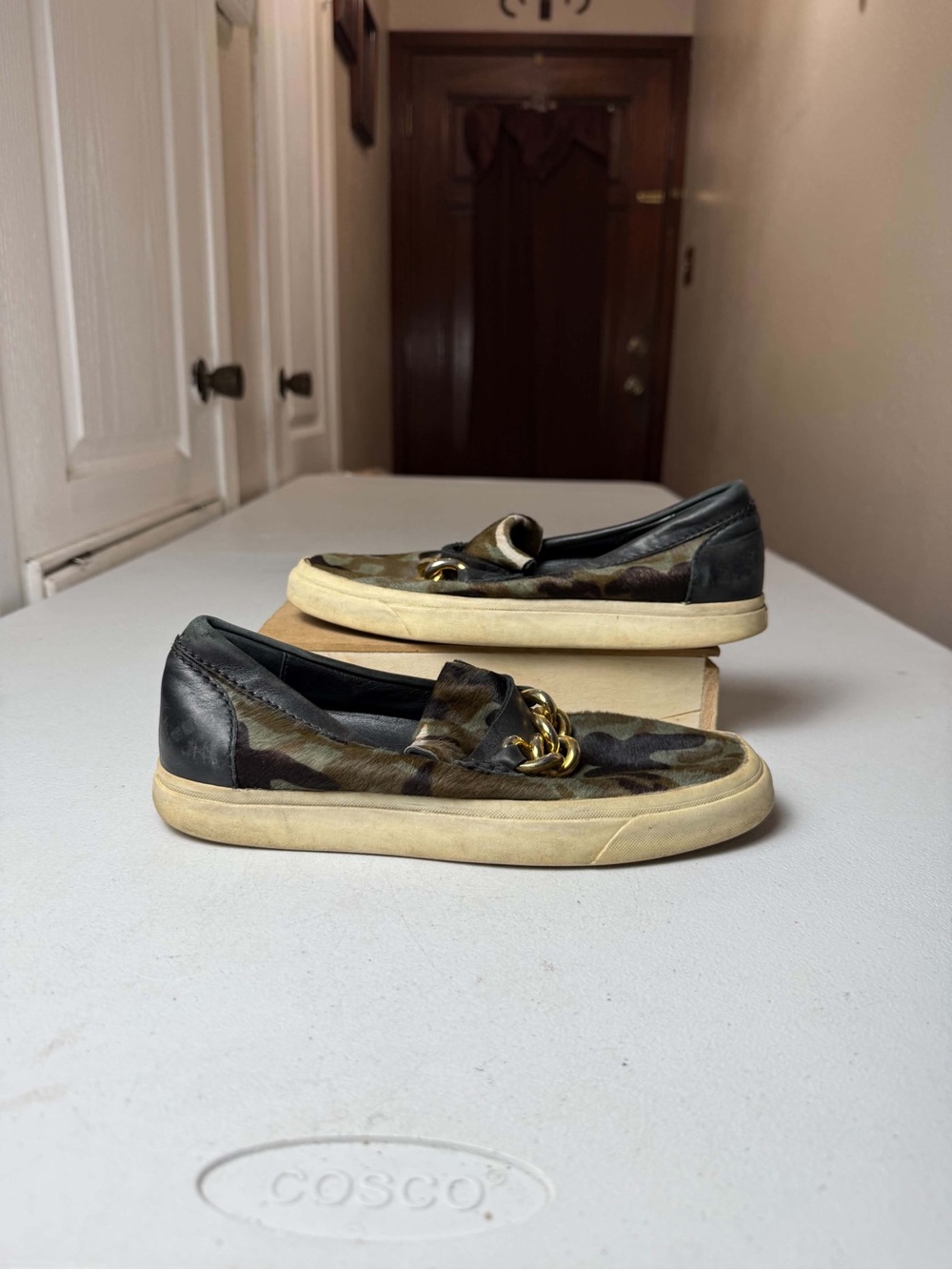 GIUSEPPE ZANOTTI Sz 38 / 8 Camo Calf Hair w/ Gold Tone Chain Slip On sneak
